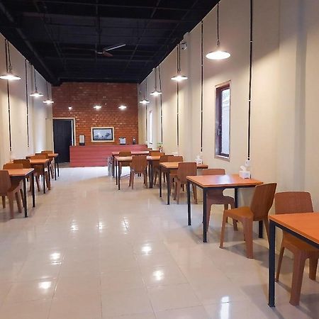 Hotel Reddoorz Syariah Near Transmart Jambi 2 à Palmerah Extérieur photo
