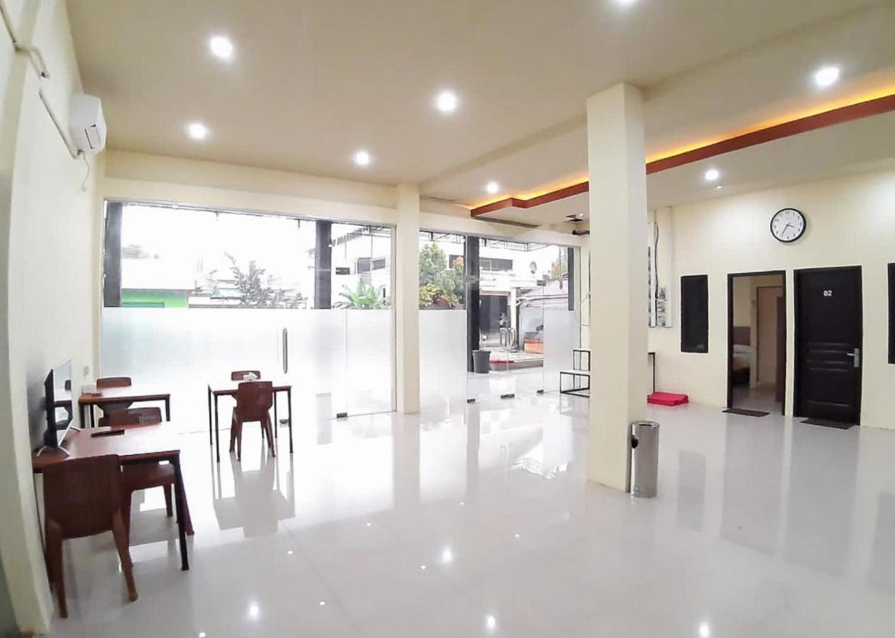 Hotel Reddoorz Syariah Near Transmart Jambi 2 à Palmerah Extérieur photo