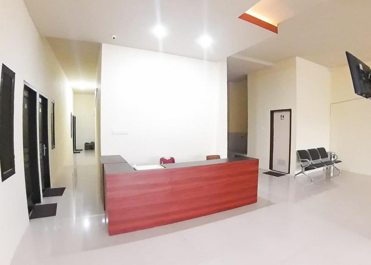 Hotel Reddoorz Syariah Near Transmart Jambi 2 à Palmerah Extérieur photo